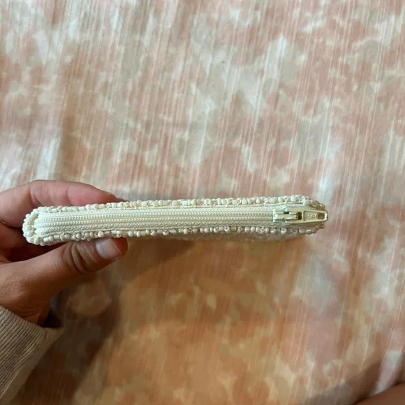 YALL beaded pouch - Picture 3 of 6